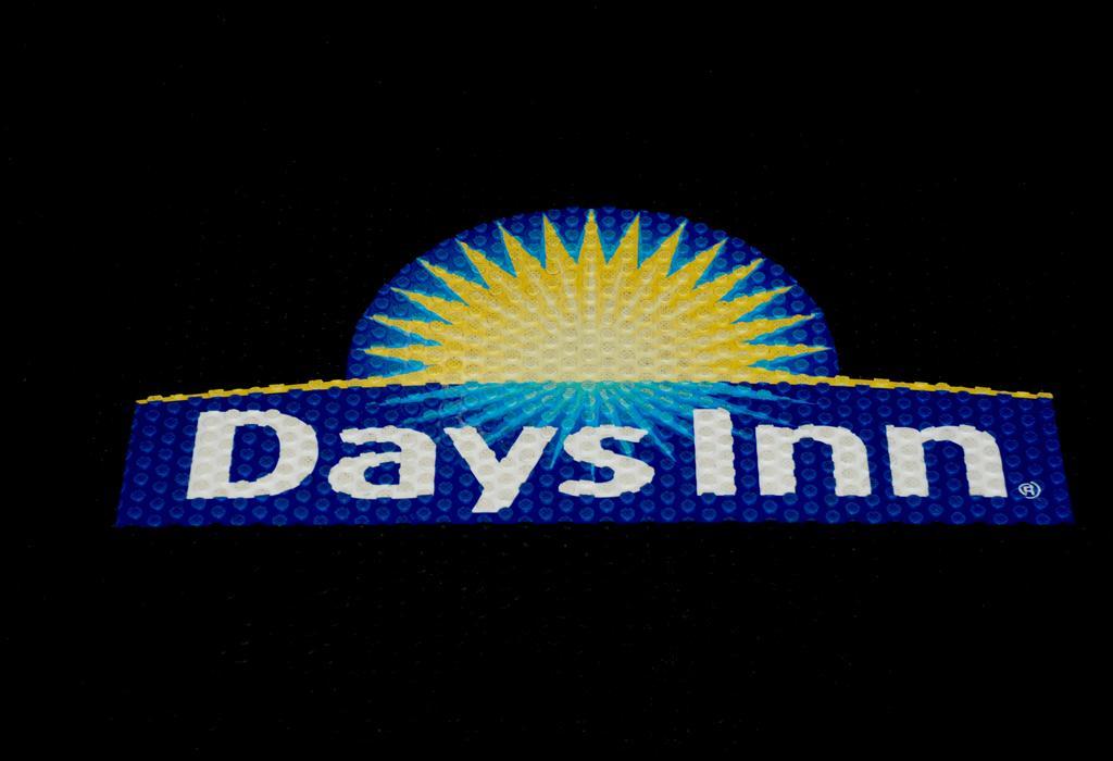 Days Inn By Wyndham Dyersburg מראה חיצוני תמונה